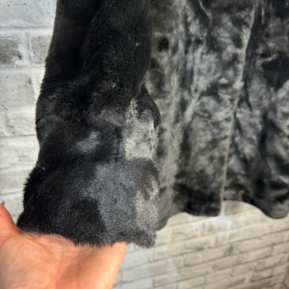 Vintage Faux Fur Mid Thigh Black Coat - Picture 5 of 12